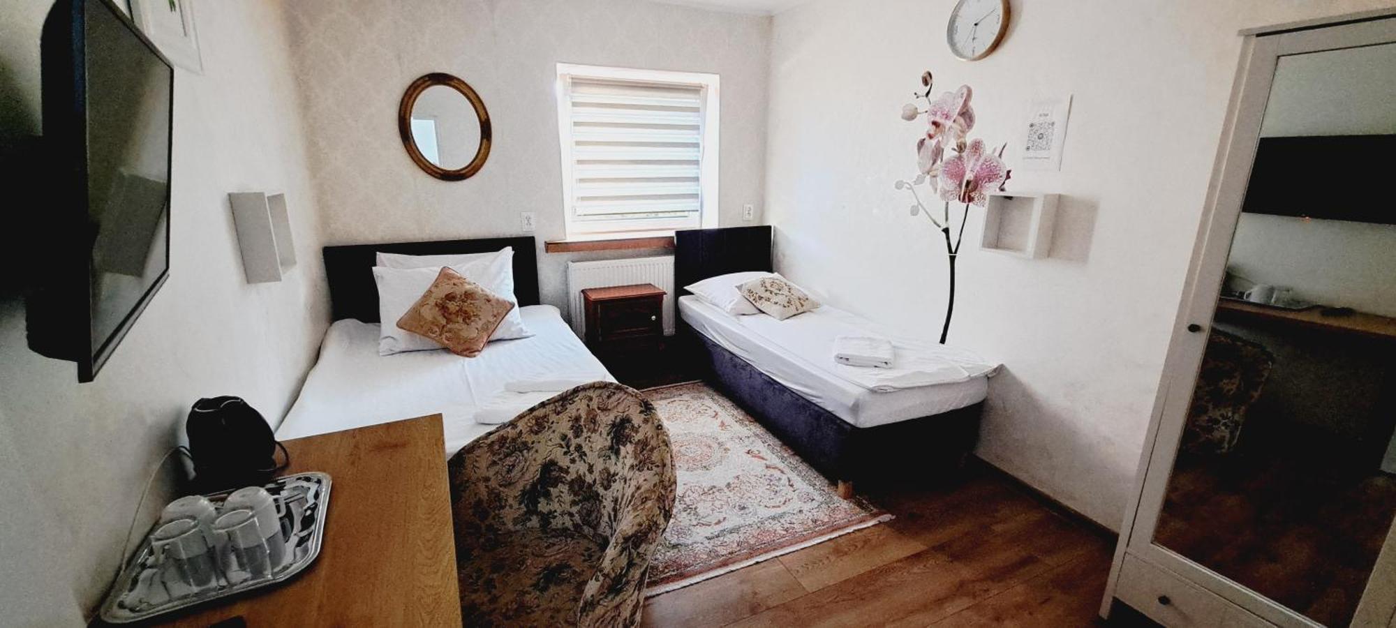 Hotel Rezydencja Rosa Przemyśl Eksteriør billede
