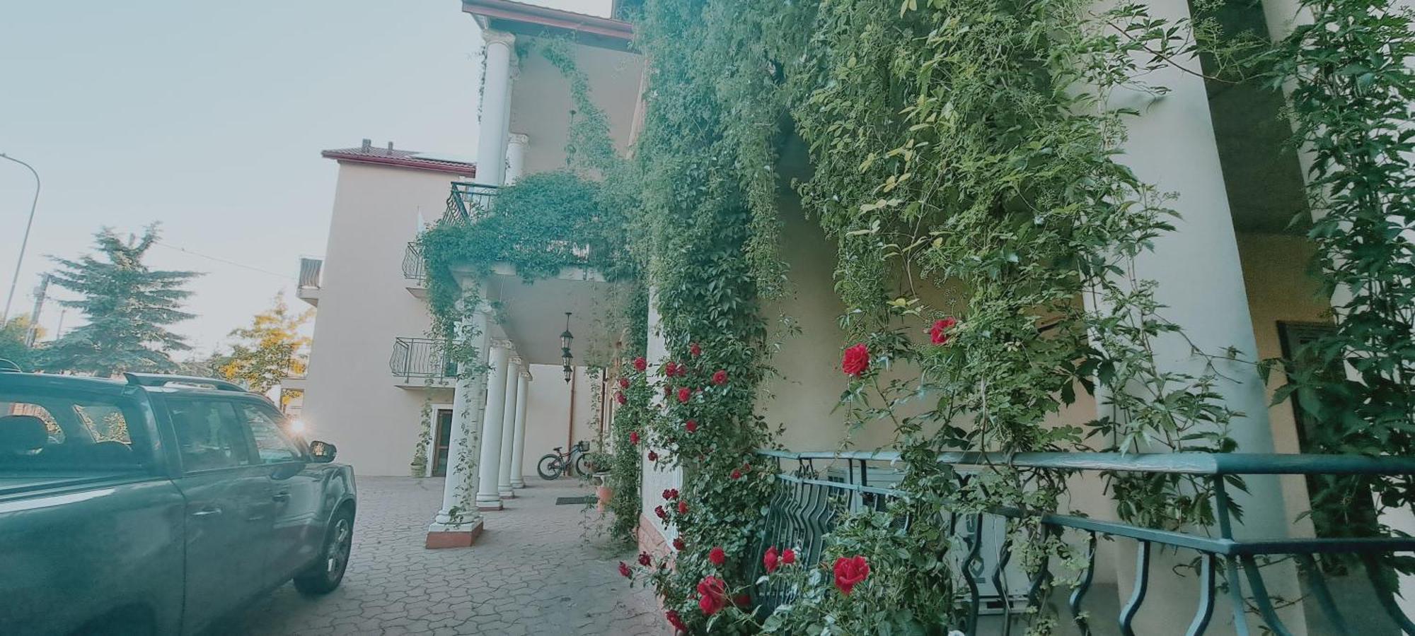 Hotel Rezydencja Rosa Przemyśl Eksteriør billede
